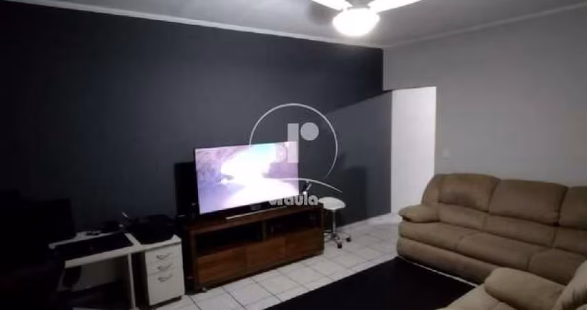 Casa à venda em Santo André-SP, Parque Novo Oratório: 3 quartos, 1 suíte, 1 sala, 1 banheiro, 5 vagas, 210 m².