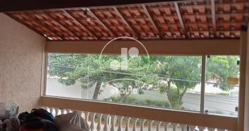 Imperdível Casa à Venda em Santo André-SP, Bairro Campestre, 3 Quartos, 1 Suíte, 2 Salas, 3 Banheiros, 2 Vagas, 208 m²