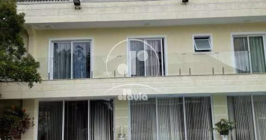 Casa de Alto Padrão a venda, Porteira Fechada! Toda mobiliada, com 800m² de área construída, 6 dormitórios sendo 3 suites, 12 vagas em Ribeirão Pires