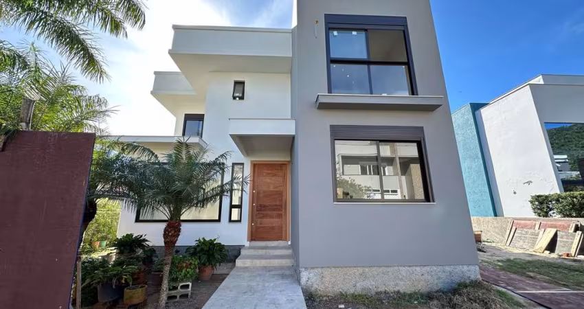 Casa de Luxo à Venda em Cachoeira do Bom Jesus – A 100 metros do mar!