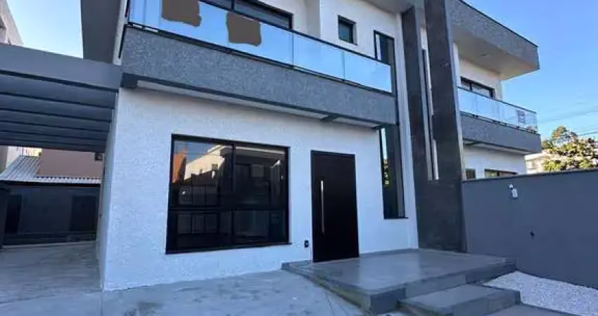 Casa com Piscina Alto Padrão - Ingleses