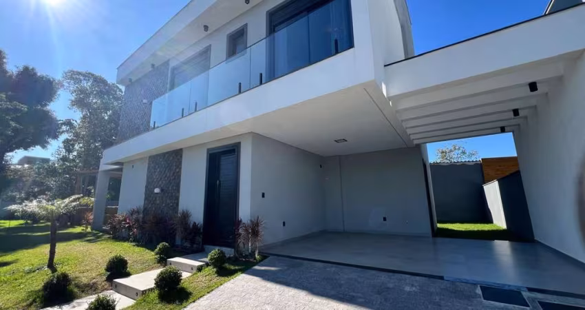 Linda Casa no Jardim Cachoeira!