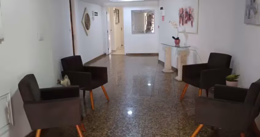Apto. bairro ocian - praia grande a100 metros da praia proximo a comércios