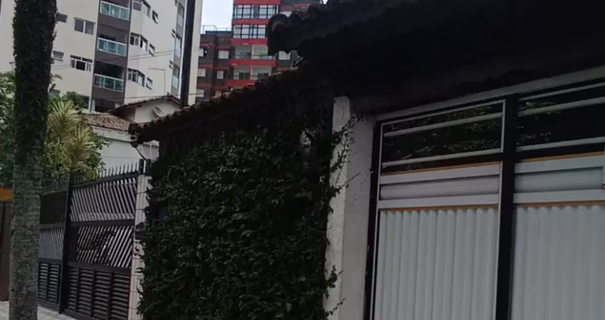 Casa vila tupi -300 meros da  praia -aceita financiamento bancario.