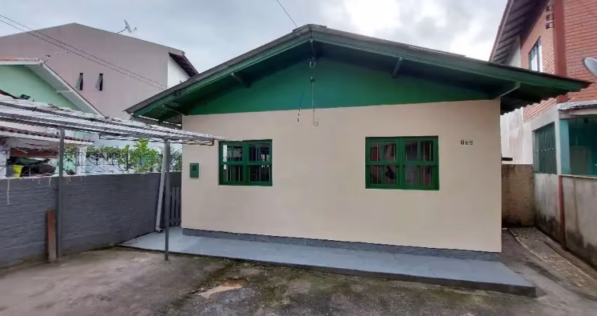 Excelente casa 2 dormitório(s) em estreito - florianópolis