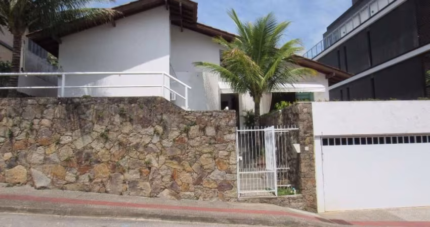 Casa com 4 quartos para alugar na Rua Otávio Francisco Quintino, 14, João Paulo, Florianópolis