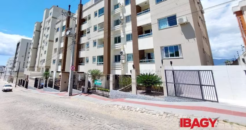 Apartamento com 2 quartos para alugar na Rua Recanto dos Santos, 275, Pedra Branca, Palhoça