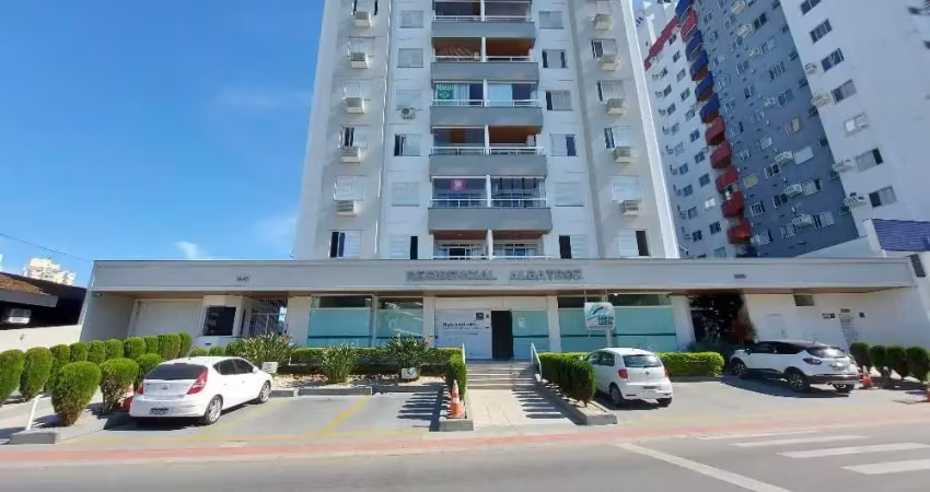 Apartamento com 2 quartos para alugar na Rua Vinte e Quatro de Abril, 3048, Centro, Palhoça