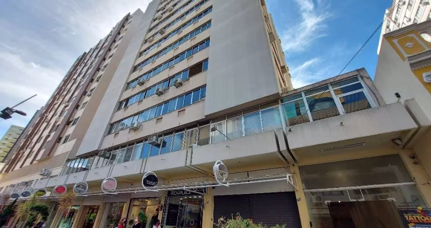 Apartamento com 3 quartos para alugar na Rua Vidal Ramos, 178, Centro, Florianópolis