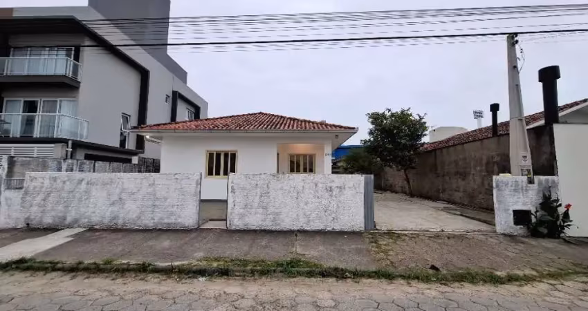 Excelente casa 3 dormitório(s) em carianos - florianópolis