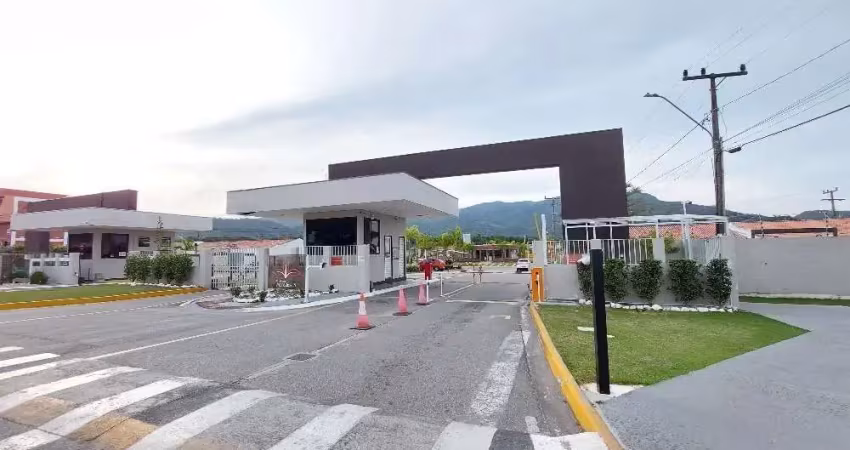 Casa em condomínio fechado com 3 quartos para alugar na Avenida Paulo Roberto Vidal, 2490, Bela Vista, Palhoça