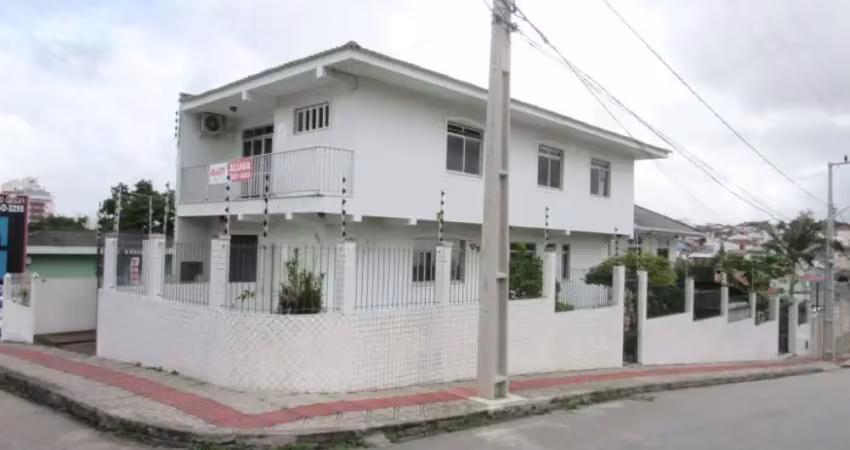 Excelente apartamento 2 dormitório(s) em capoeiras - florianópolis