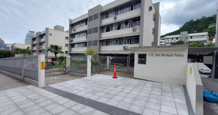 Apartamento com 3 quartos para alugar na Avenida Mauro Ramos, 1754, Centro, Florianópolis