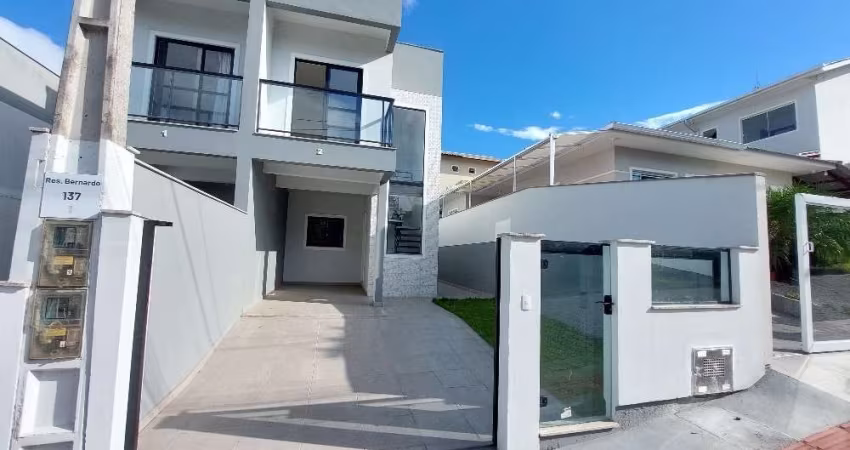 Casa com 2 quartos para alugar na Rua Francisco Matias Kremer, 137, Bela Vista, Palhoça