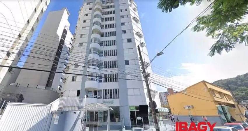 Apartamento com 3 quartos para alugar na Praça Hercílio Luz, 1425, Centro, Florianópolis