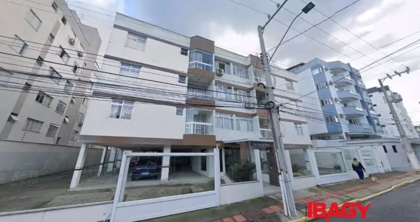 Apartamento com 2 quartos para alugar na Rua Médico Miguel Salles Cavalcanti, 70, Abraão, Florianópolis