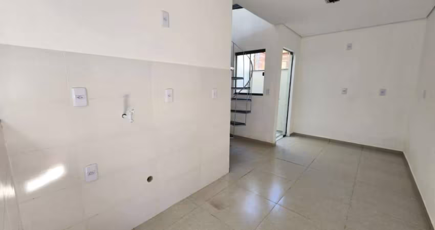 Casa com 2 quartos para alugar na Rua Manoel Soares D'Azevedo Maia, 346, Carianos, Florianópolis