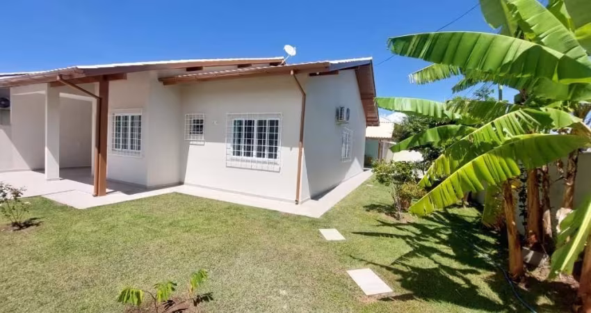 Casa com 3 quartos para alugar na ARCO IRIS, 518, Carianos, Florianópolis