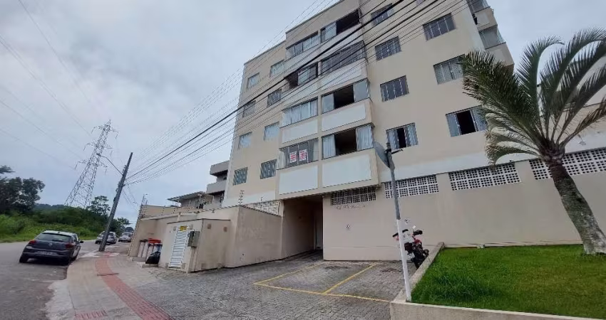 Apartamento com 3 quartos para alugar na Rua Humberto Anibal Climaco, 50, Forquilhinhas, São José