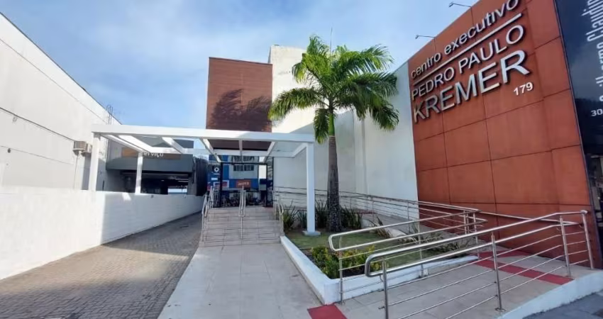 Sala comercial com 1 sala para alugar na Avenida Presidente Kennedy, 179, Kobrasol, São José