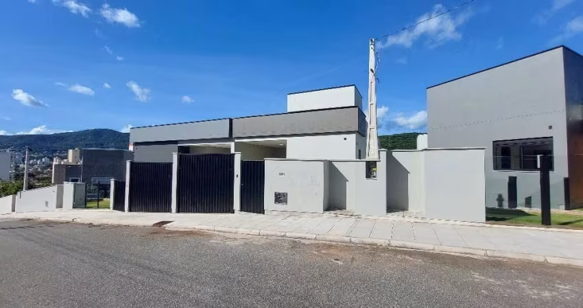 Casa com 3 quartos para alugar na Rua Acelon Eduardo da Silva, 257, Córrego Grande, Florianópolis
