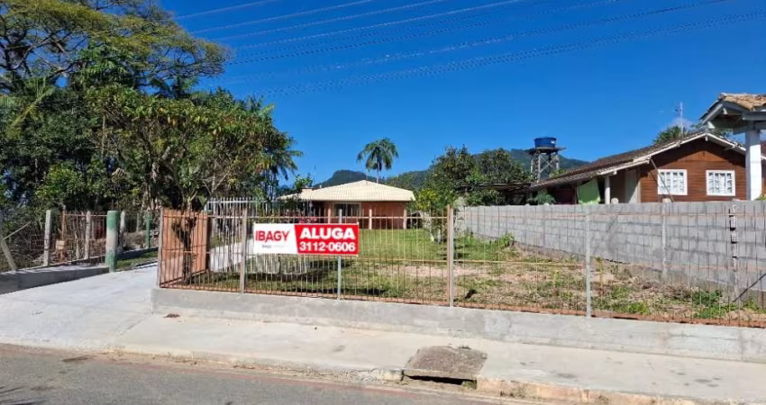 Casa com 2 quartos para alugar na Geral da Espanha, Três Riachos, Biguaçu