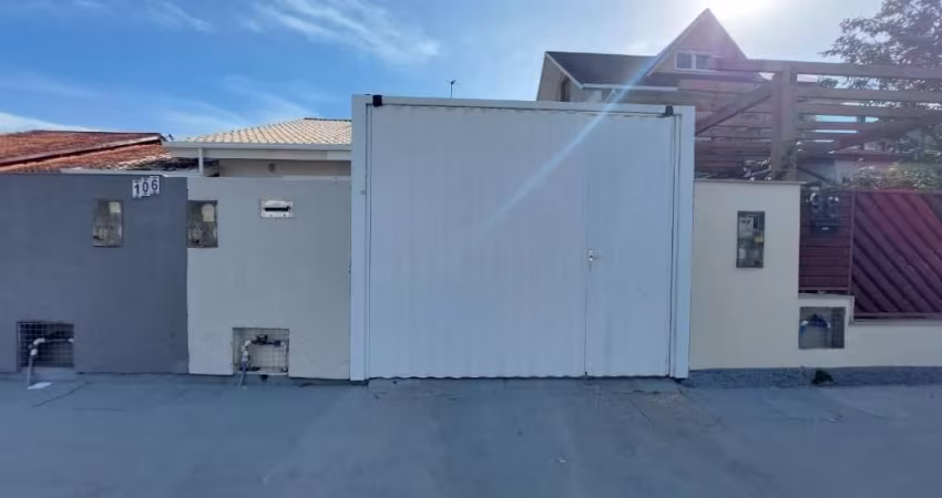 Casa com 2 quartos para alugar na Rua dos Cajueiros, 106, Madri, Palhoça