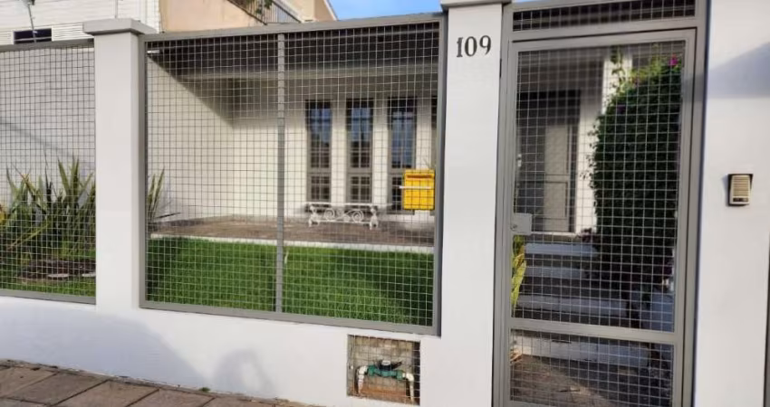 Casa com 5 quartos para alugar na Conego Thomas Fontes, 109, Santa Mônica, Florianópolis