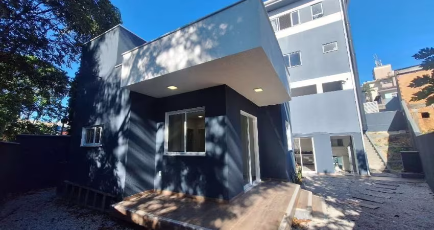 Casa em condomínio fechado com 2 quartos para alugar na Rua Vereador Armando Schmidt, 86, Real Parque, São José