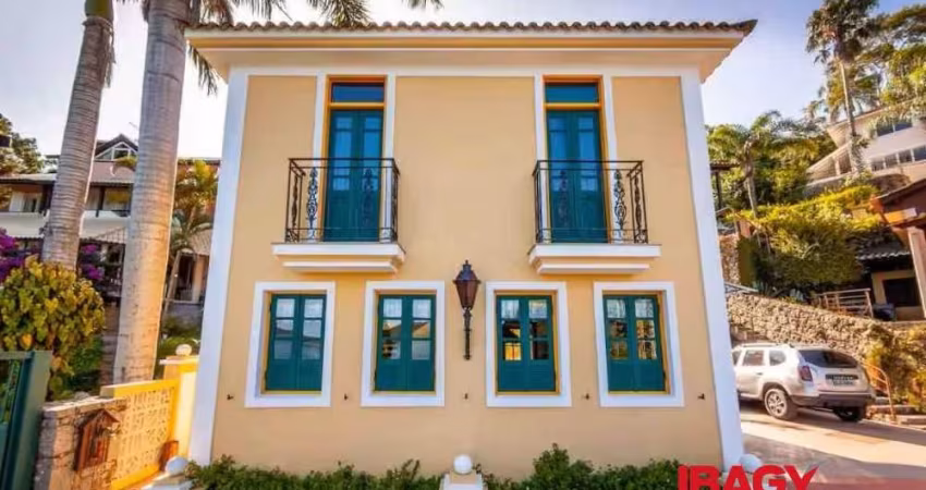 Casa com 3 quartos para alugar na Valadão, 105, Lagoa da Conceição, Florianópolis