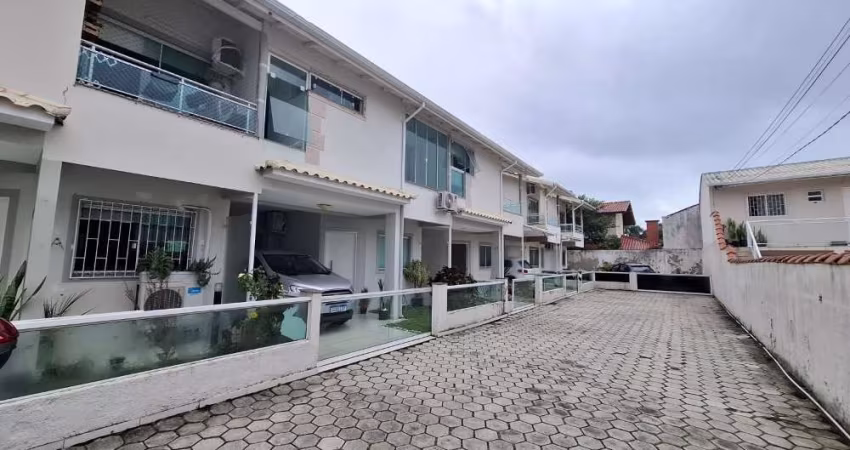 Casa com 3 quartos para alugar na Nossa Senhora Aparecida, 290, Ingleses do Rio Vermelho, Florianópolis