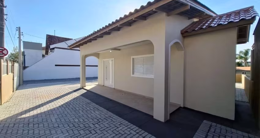 Casa com 3 quartos para alugar na Servidão Acrópole, 86, Ingleses, Florianópolis