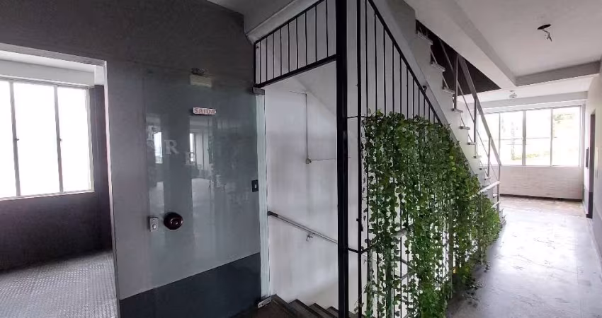 Sala comercial com 7 salas para alugar na Rua Assis Brasil, 4233, Ponta de Baixo, São José