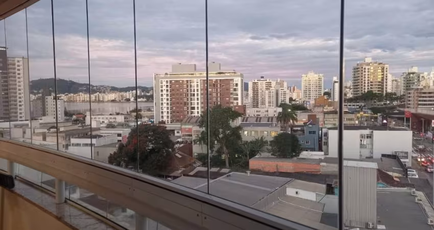 Apartamento com 4 quartos para alugar na Rua Araci Vaz Callado, 686, Estreito, Florianópolis