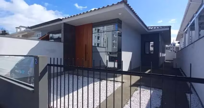 Casa com 3 quartos para alugar na Rua Valdir de Souza Pinheiro, 130, Nova Palhoça, Palhoça