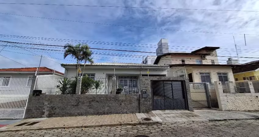 Excelente casa 3 dormitório(s) em capoeiras - florianópolis