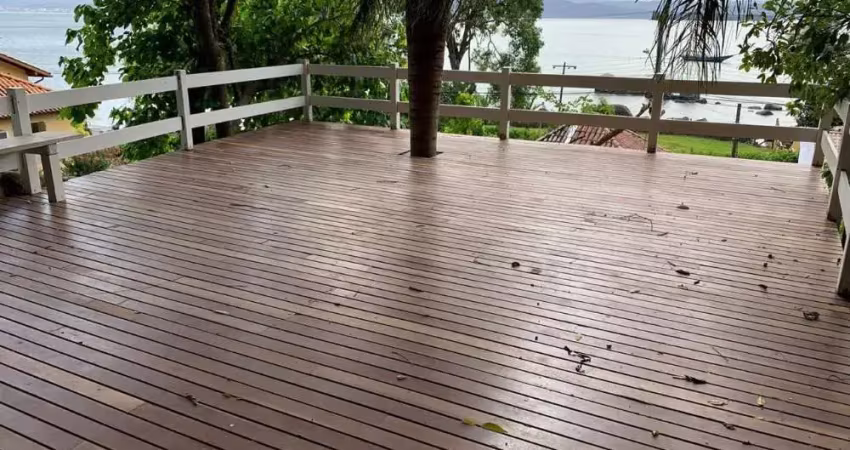 Casa comercial para alugar na Rua Gilson da Costa Xavier, 1238, Sambaqui, Florianópolis