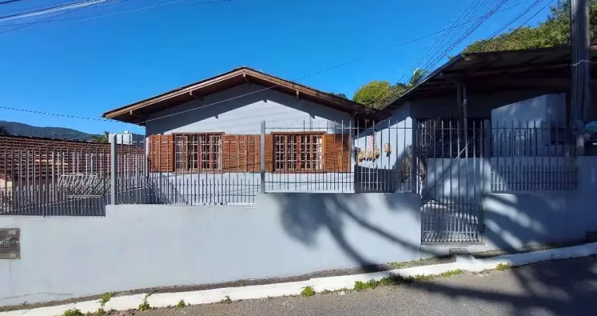 Excelente casa 1 dormitório(s) em córrego grande - florianópolis