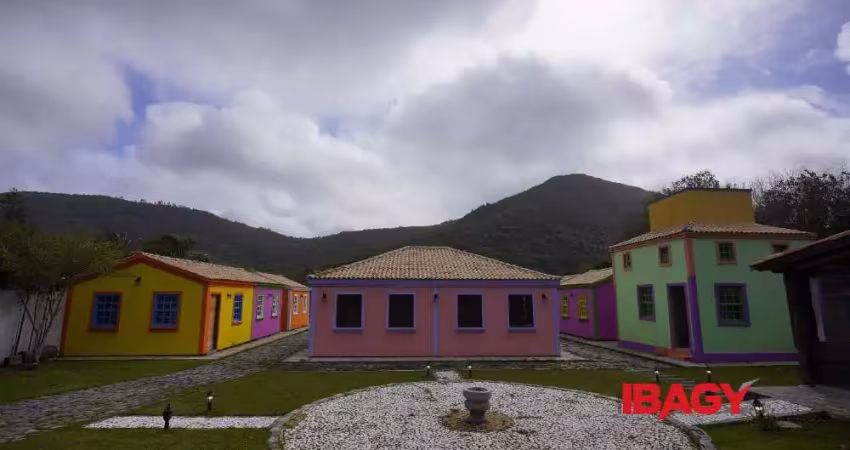 Excelente casa 11 dormitório(s) em são joão do rio vermelho - florianópolis