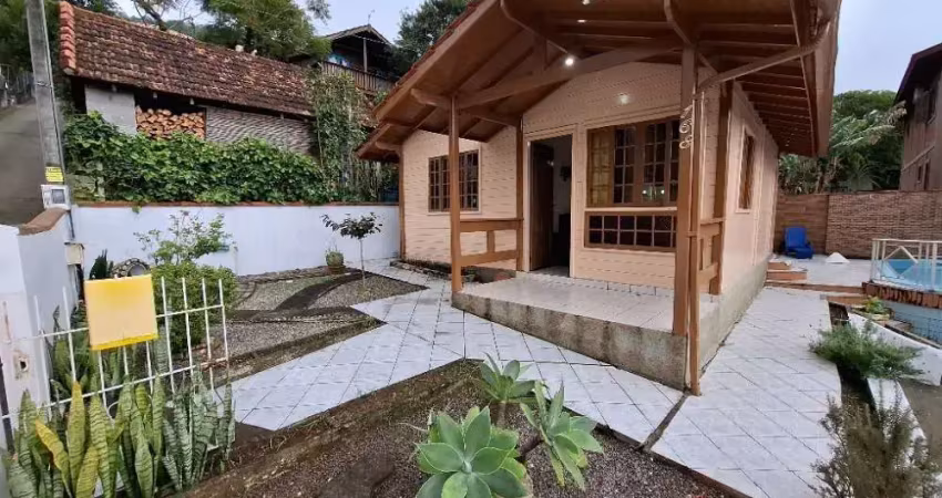 Excelente casa 2 dormitório(s) em armação do pântano do sul - florianópolis