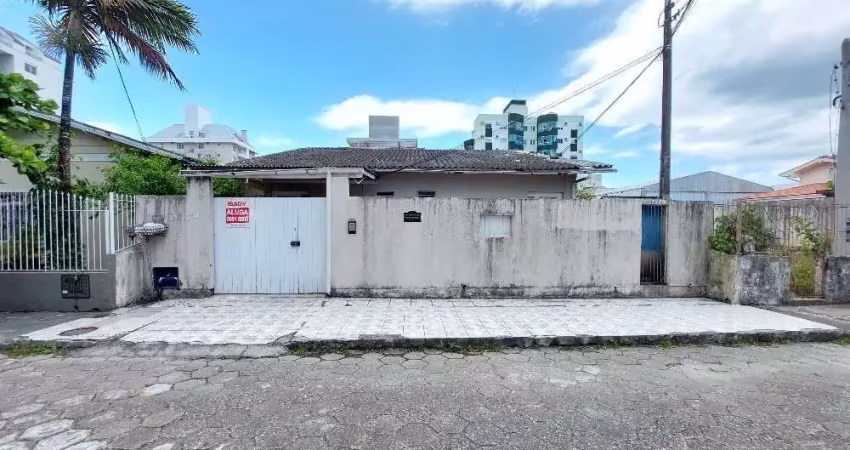 Casa com 1 quarto para alugar na Rua Professora Enoé Schutel, 237, Trindade, Florianópolis