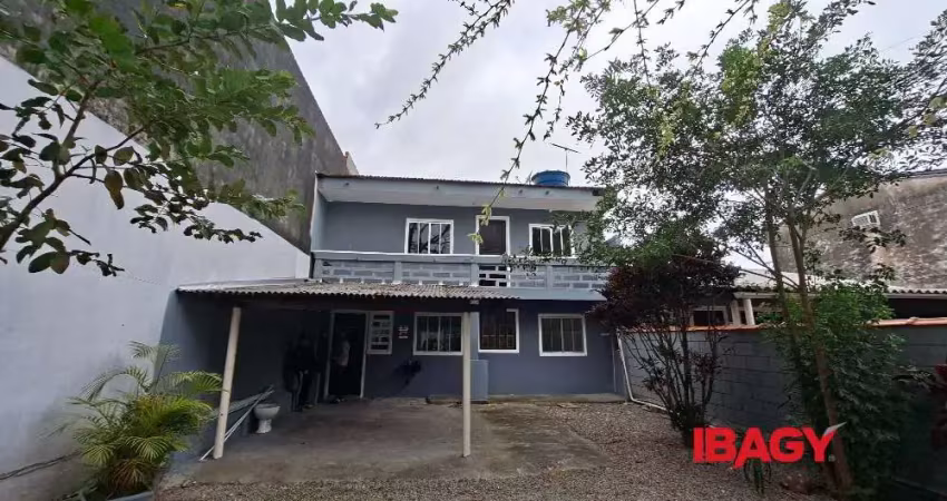 Excelente casa 2 dormitório(s) em jardim eldorado - palhoça