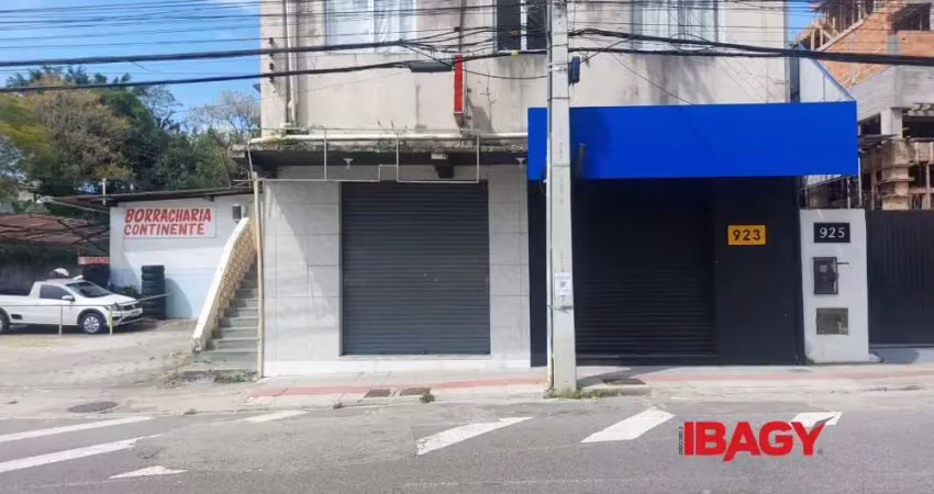 Ponto comercial para alugar na Rua Santos Saraiva, 923, Capoeiras, Florianópolis