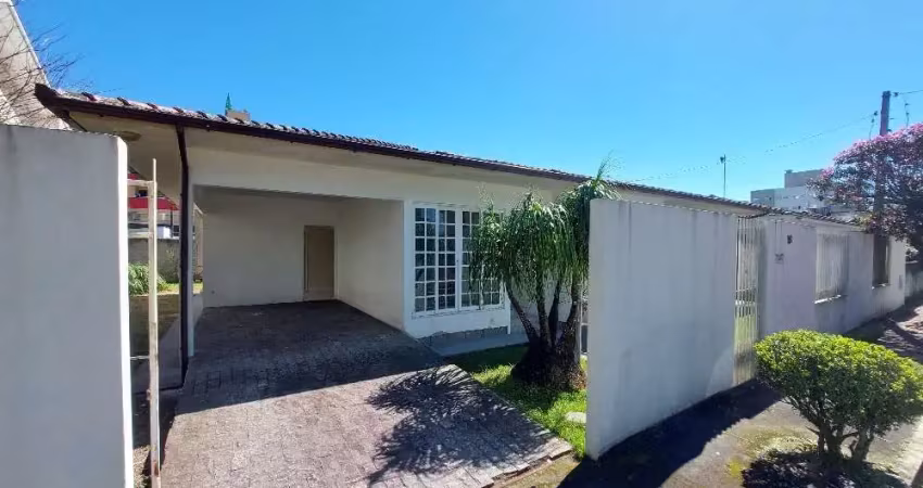 Casa com 3 quartos para alugar na Rua Tabita Shlickmann Locks, 98, Centro, Biguaçu