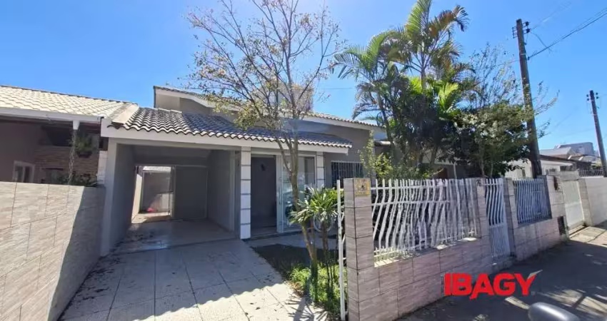 Excelente casa 3 dormitório(s) em são sebastião - palhoça