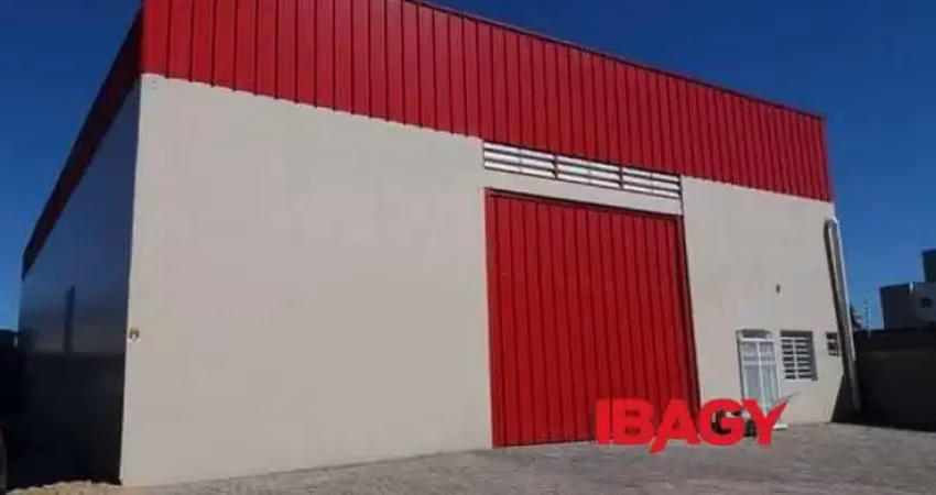 Barracão / Galpão / Depósito para alugar na Avenida Bom Jesus de Nazaré, 300, Aririu, Palhoça