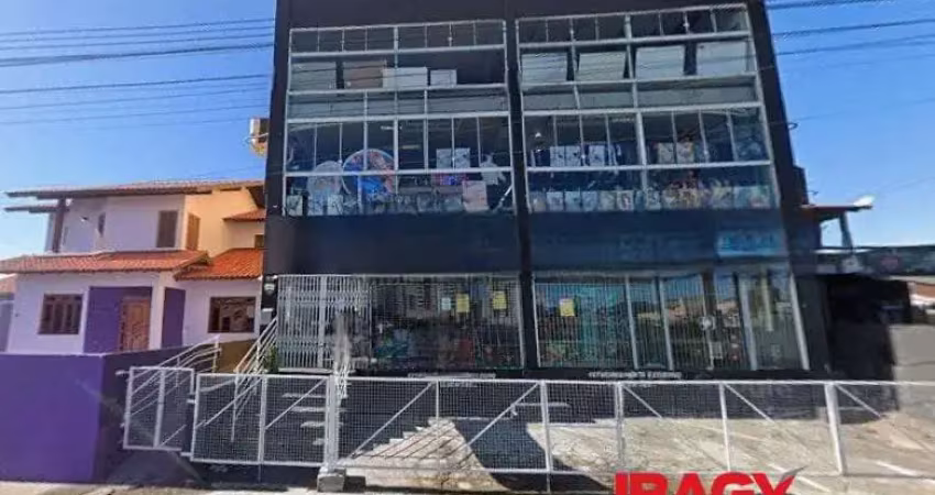 Prédio para alugar na Amaro Ferreira de Macedo, 99, Centro, Palhoça