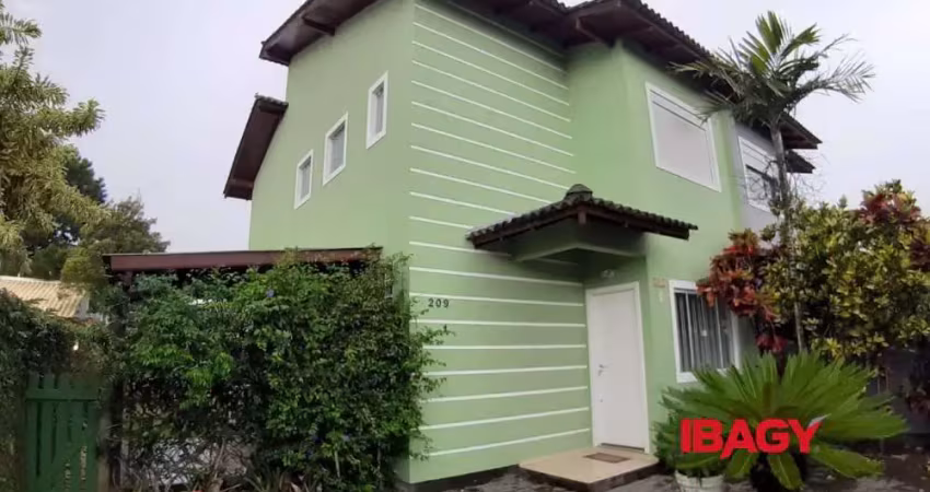 Excelente casa 3 dormitório(s) em campeche - florianópolis