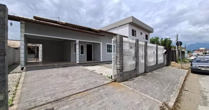 Casa com 3 quartos para alugar na Rua Giovani Pisano, 567, Aririu, Palhoça