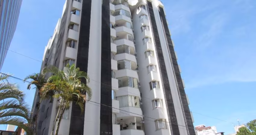 Apartamento com 3 quartos para alugar na Rua Presidente Coutinho, 212, Centro, Florianópolis